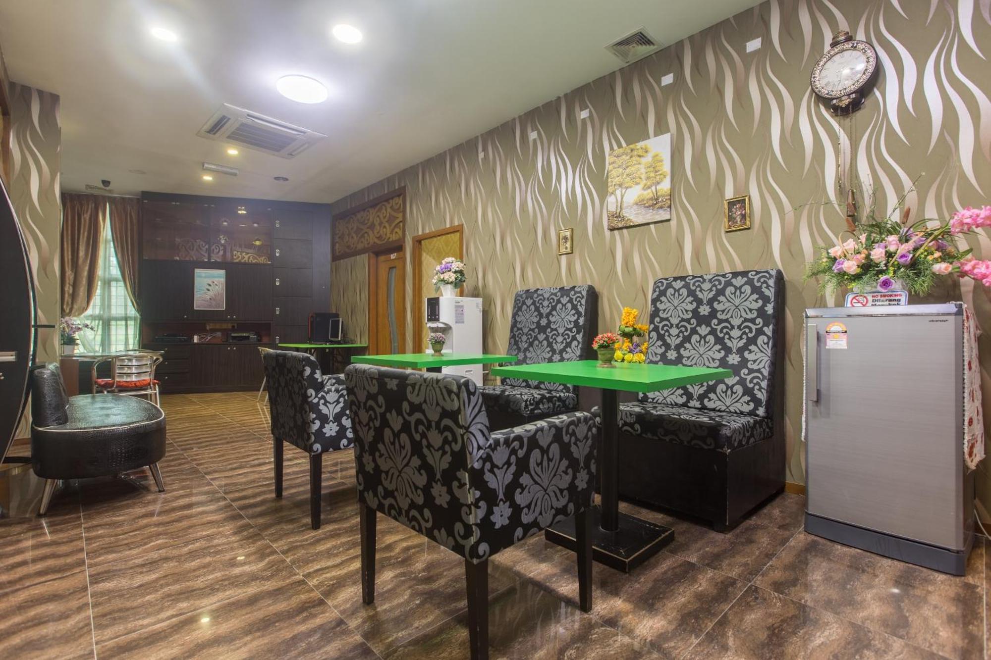 Spot On 89858 Rebecca'S Homes Kota Kinabalu Luaran gambar